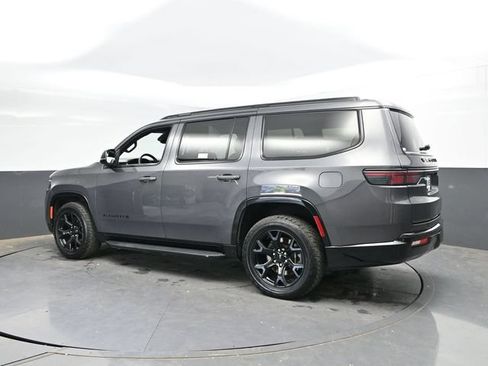 Used 2024 Jeep Wagoneer Series II AWD/4WD image 10