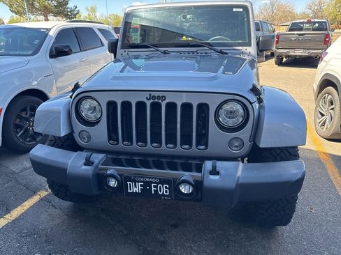 Used 2017 Jeep Wrangler Unlimited Sahara image 4