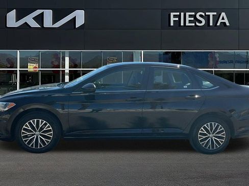 Used 2021 Volkswagen Jetta SE image 4