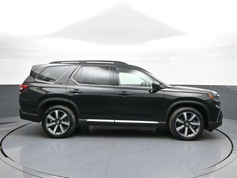 Certified 2024 Honda Pilot Touring image 5