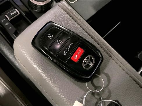 Used 2023 Toyota Tundra Limited w/ Power Package AWD/4WD image 15