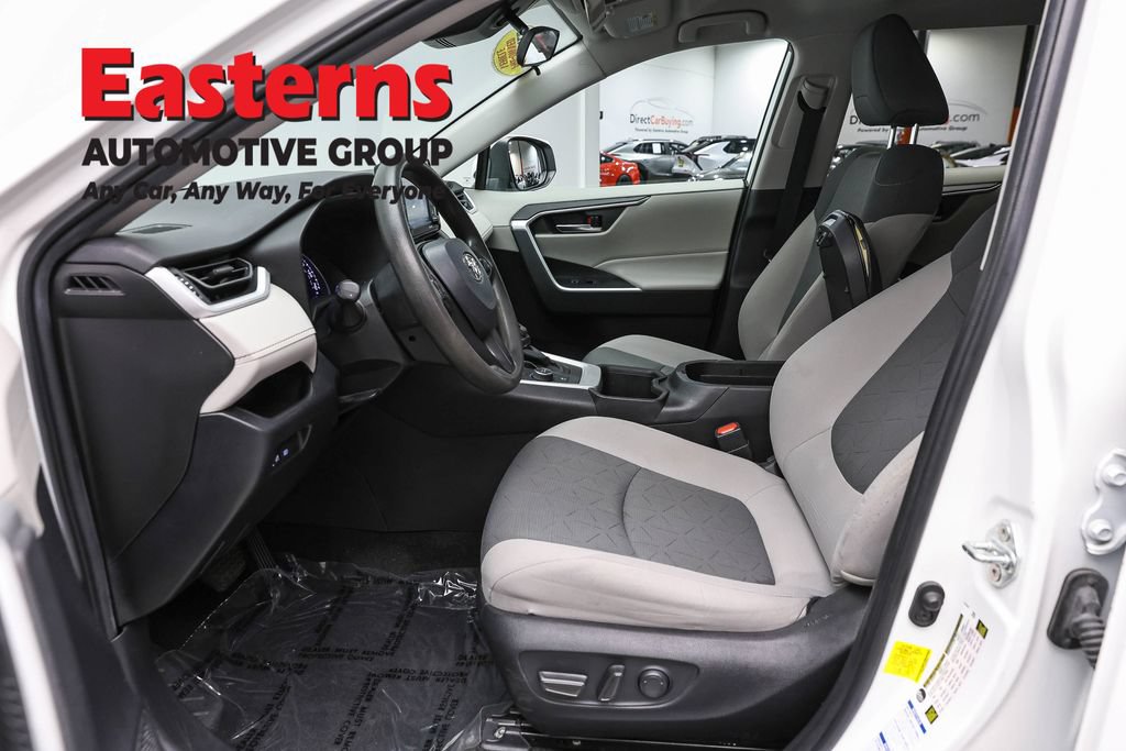Used 2022 Toyota RAV4 XLE AWD/4WD image 15