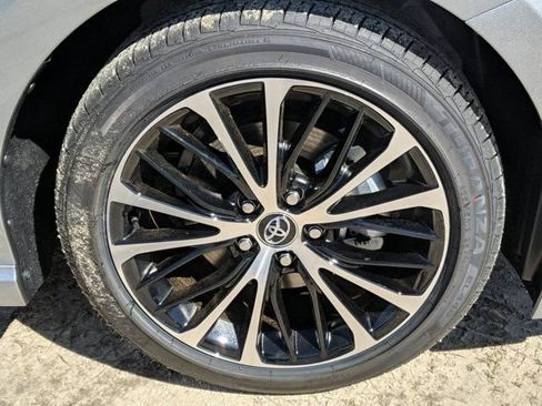Used 2020 Toyota Camry SE FWD image 11