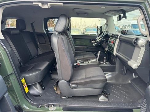 Used 2014 Toyota FJ Cruiser 4WD w/ Upgrade Package image 15