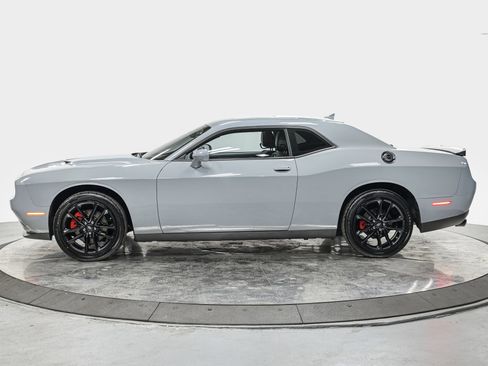 Used 2022 Dodge Challenger SXT w/ Plus Package image 2