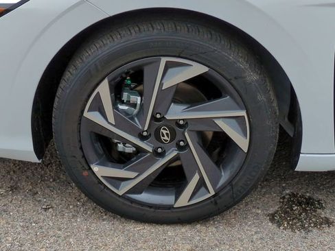 New 2025 Hyundai Elantra Sport image 10