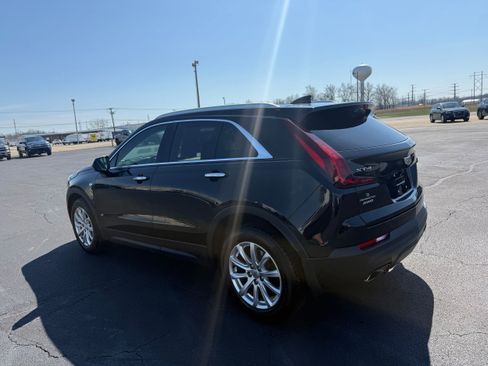 Used 2019 Cadillac XT4 Luxury w/ Cold Weather Package image 5