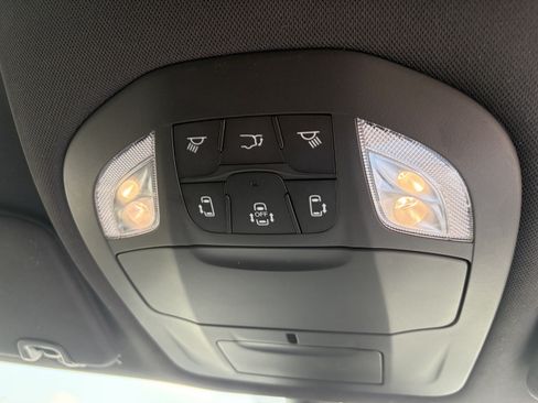 Used 2025 Chrysler Pacifica Select FWD image 14