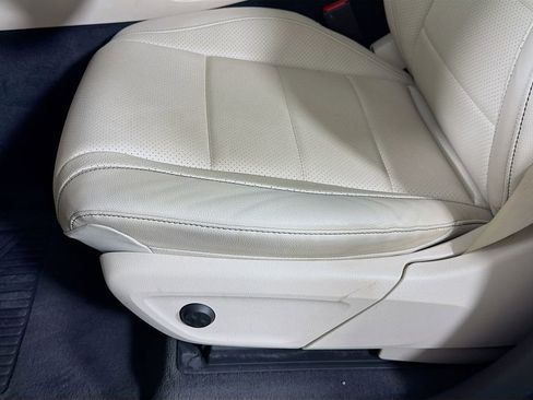 Used 2020 Mercedes-Benz GLE 350 w/ Premium Package image 22