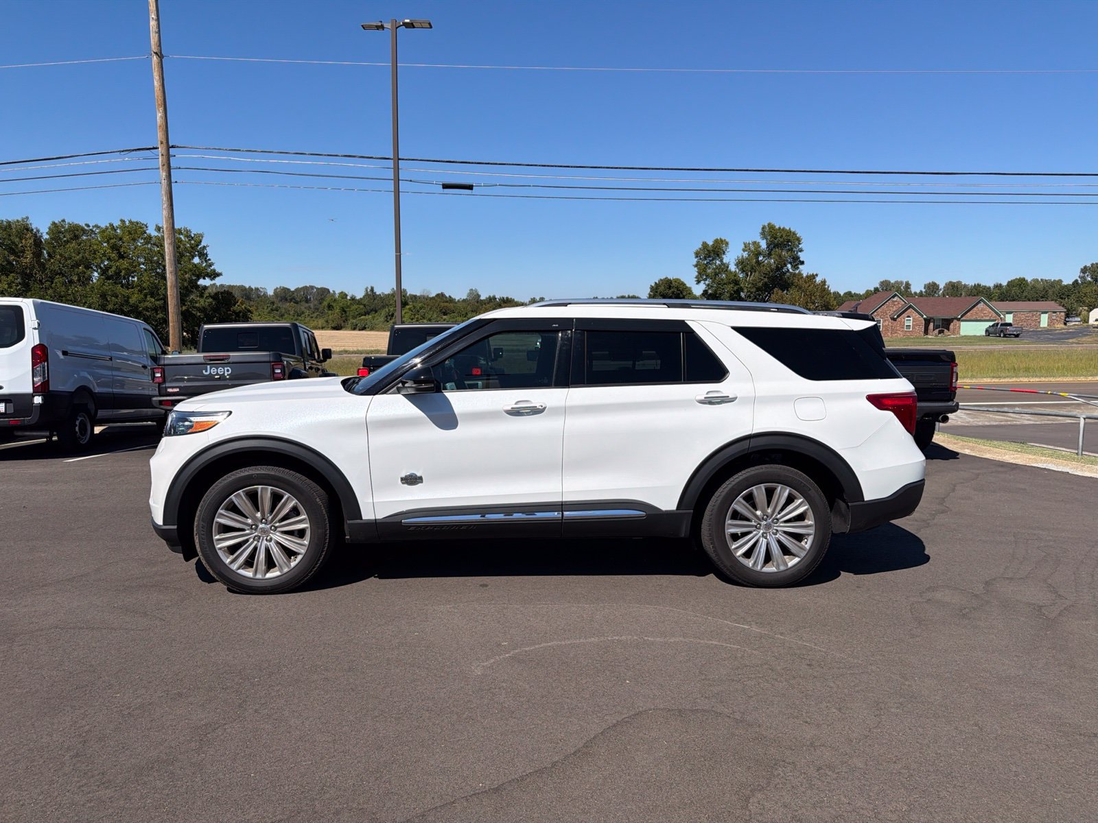 Used 2023 Ford Explorer King Ranch w/ Technology Package AWD/4WD image 3