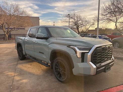 Used 2023 Toyota Tundra Limited image 3
