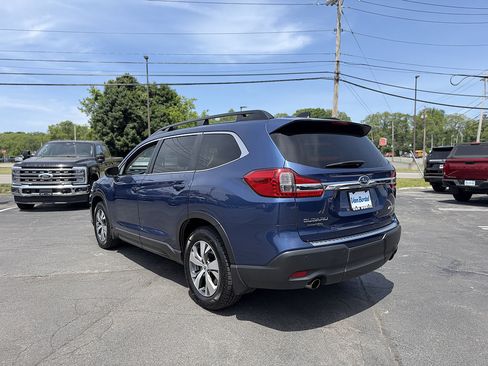 Used 2022 Subaru Ascent Premium w/ Convenience Package AWD/4WD image 4