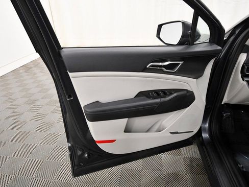 Certified 2025 Kia Sportage EX image 13