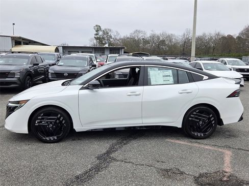 New 2026 Nissan Sentra SR image 2