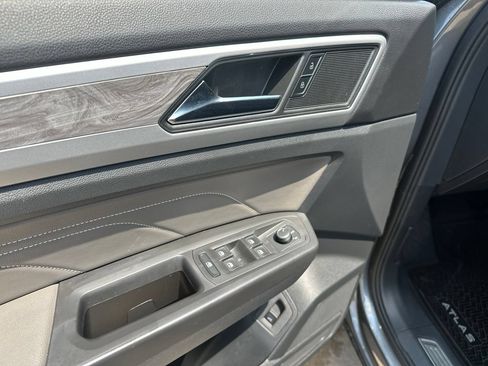 Used 2023 Volkswagen Atlas Cross Sport SE AWD/4WD image 11