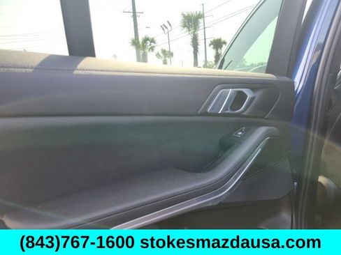 Used 2022 BMW X5 xDrive40i w/ Premium Package AWD/4WD image 19