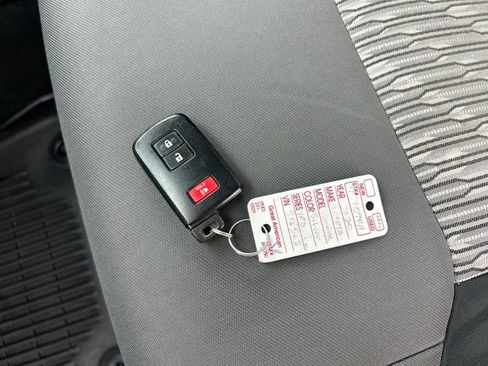 Used 2020 Toyota Tundra SR5 w/ TRD Off-Road Plus Package image 32