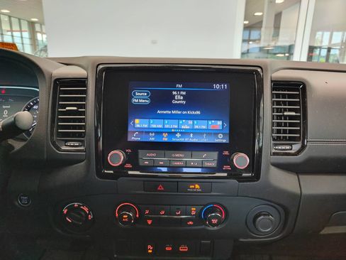Used 2023 Nissan Frontier SV w/ Midnight Edition Package AWD/4WD image 14