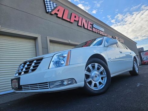 Used 2010 Cadillac DTS image 39