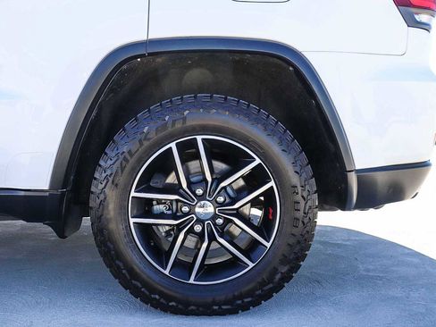 Used 2017 Jeep Grand Cherokee Trailhawk image 10