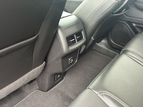 Used 2023 GMC Terrain SLT image 18