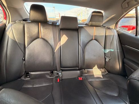 Used 2020 Toyota Camry XLE image 17