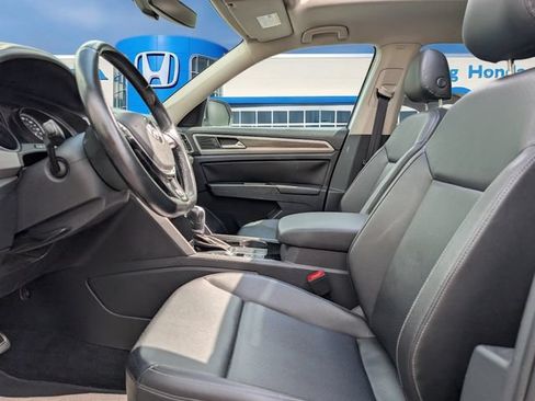 Used 2018 Volkswagen Atlas SEL w/ R-Line Package FWD image 18