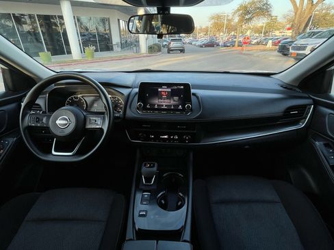 Used 2024 Nissan Rogue SV image 11