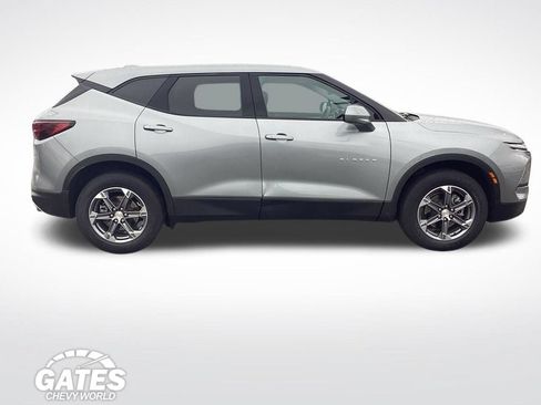 Used 2025 Chevrolet Blazer LT AWD/4WD image 10