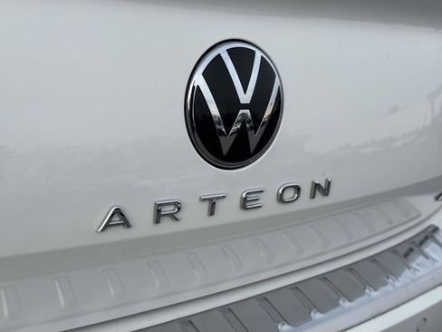Used 2022 Volkswagen Arteon SEL w/ Black Wheel Package image 10