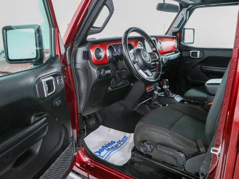 Used 2021 Jeep Gladiator Rubicon w/ LED Lighting Group AWD/4WD image 3