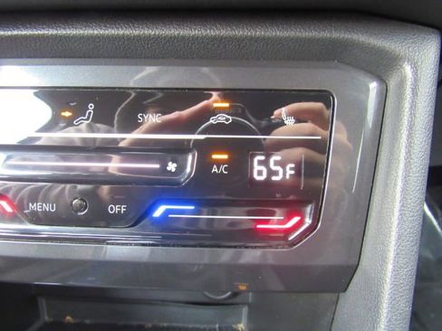 Used 2022 Volkswagen Tiguan SE R-Line image 44