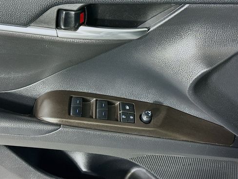 Used 2023 Toyota Camry SE FWD image 14