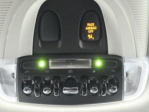 Used 2016 MINI Cooper 4-Door Hardtop image 20