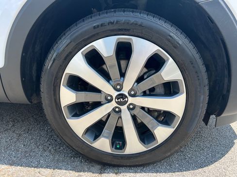 Used 2022 Kia Telluride EX w/ EX Premium Package FWD image 12