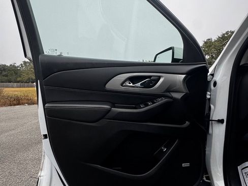 Used 2019 Chevrolet Traverse LT w/ LT Premium Package image 9