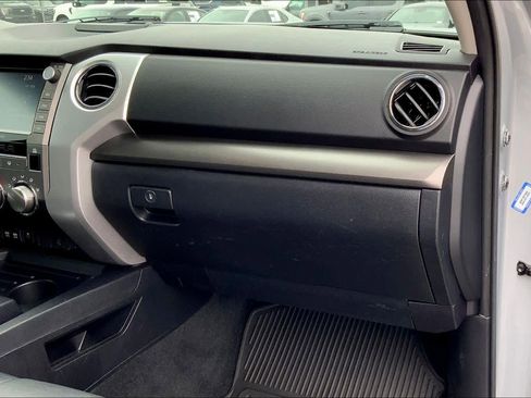 Used 2020 Toyota Tundra SR5 w/ SR5 Leather Package image 18