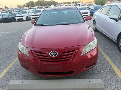 Used 2009 Toyota Camry LE FWD image 3