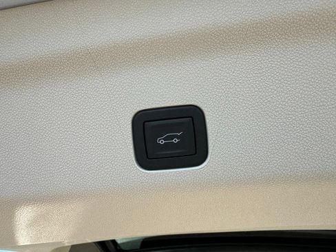 New 2026 Cadillac Escalade ESV Platinum Luxury w/ LPO, Radiant Package AWD/4WD image 33