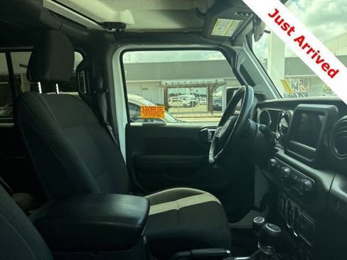 Used 2018 Jeep Wrangler Unlimited Sport S AWD/4WD image 13