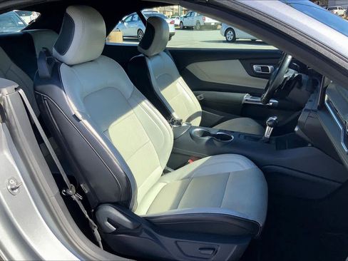 Used 2024 Ford Mustang GT Premium image 9