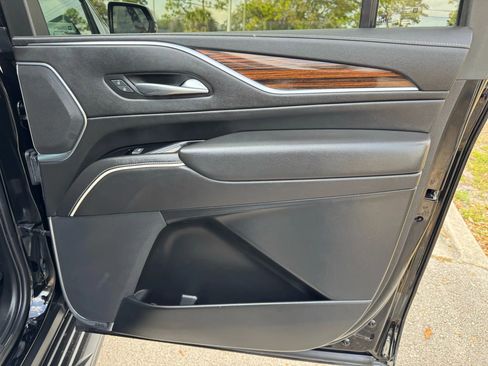 Used 2022 Cadillac Escalade ESV Luxury image 22