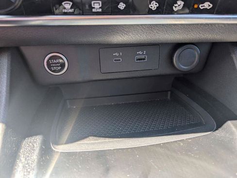 Used 2021 Nissan Rogue SV AWD/4WD image 35