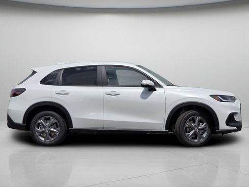 New 2027 Honda HR-V LX image 10