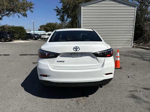 Used 2019 Toyota Yaris LE image 5