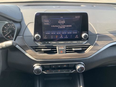Used 2025 Nissan Altima 2.5 SV FWD image 26