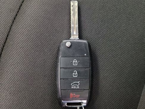 Used 2019 Kia Soul + image 32