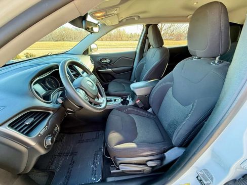 Used 2021 Jeep Cherokee Latitude image 13