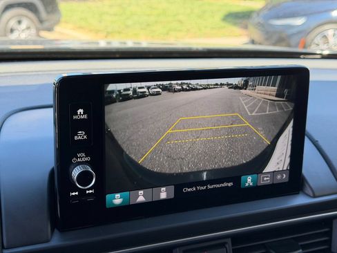 Used 2025 Honda Pilot EX-L image 29