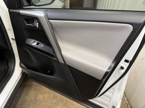 Used 2017 Toyota RAV4 Limited w/ Protection Package image 33